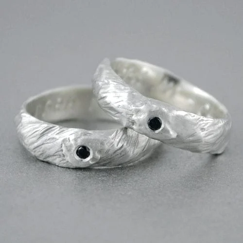 Alianza de plata y diamante negro Lobo blanco - Vacía La Nevera Alianza de plata y diamante negro Lobo blanco