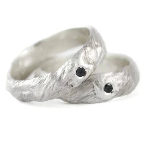 Alianza de plata y diamante negro Lobo blanco - Vacía La Nevera Alianza de plata y diamante negro Lobo blanco