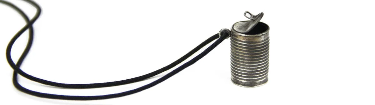 collar lata de tomate