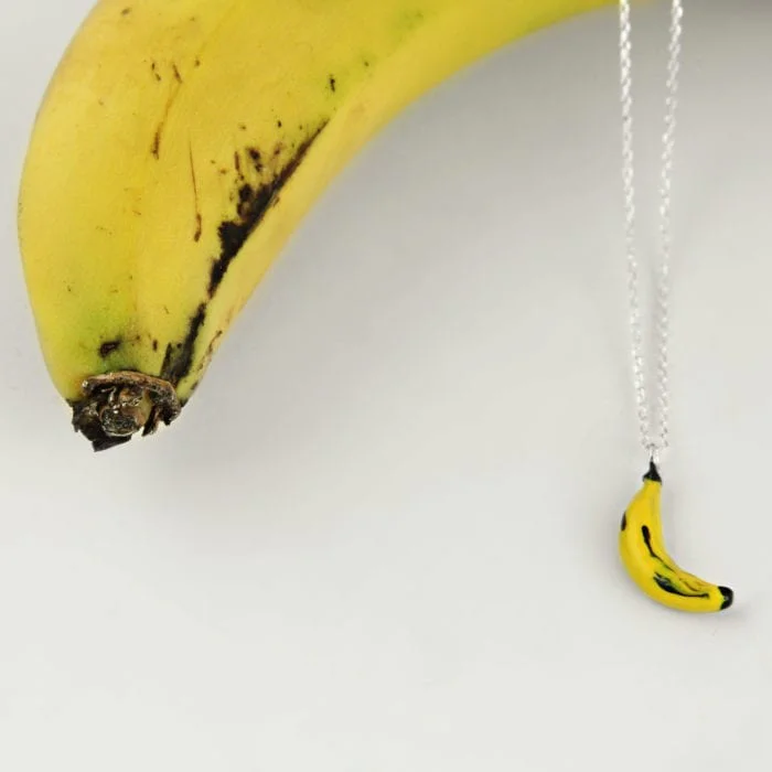 gargantilla de plata plátano amarillo