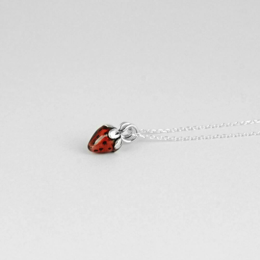Gargantilla de plata fresa roja