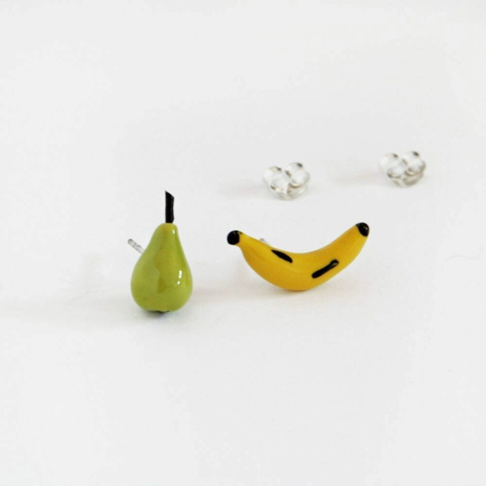 Pendientes diferentes Pera y plátano