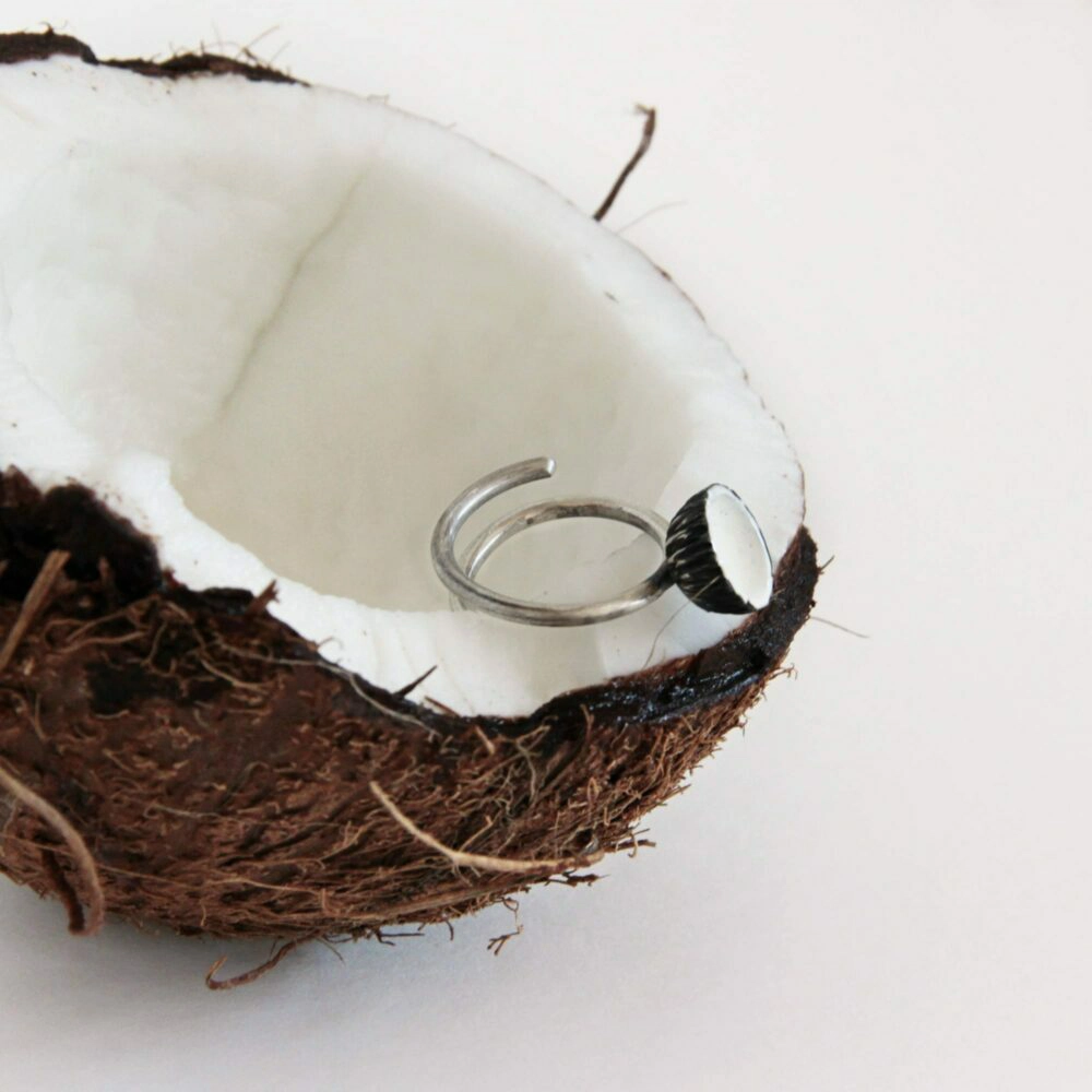 Adjuntable silver ring