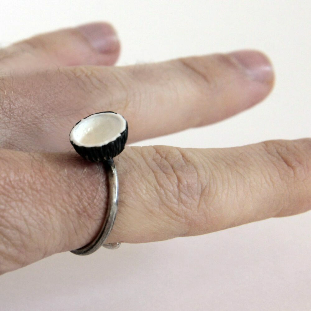 Adjuntable silver ring