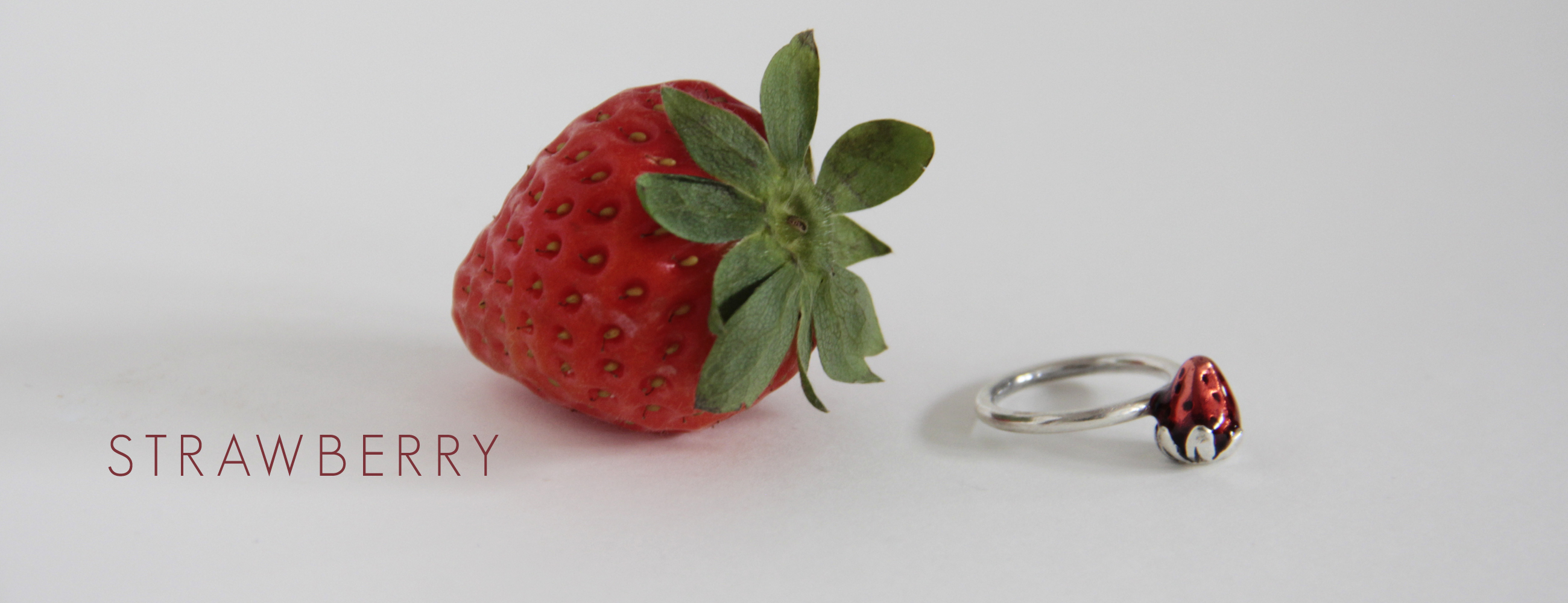 Silver ring strawberry