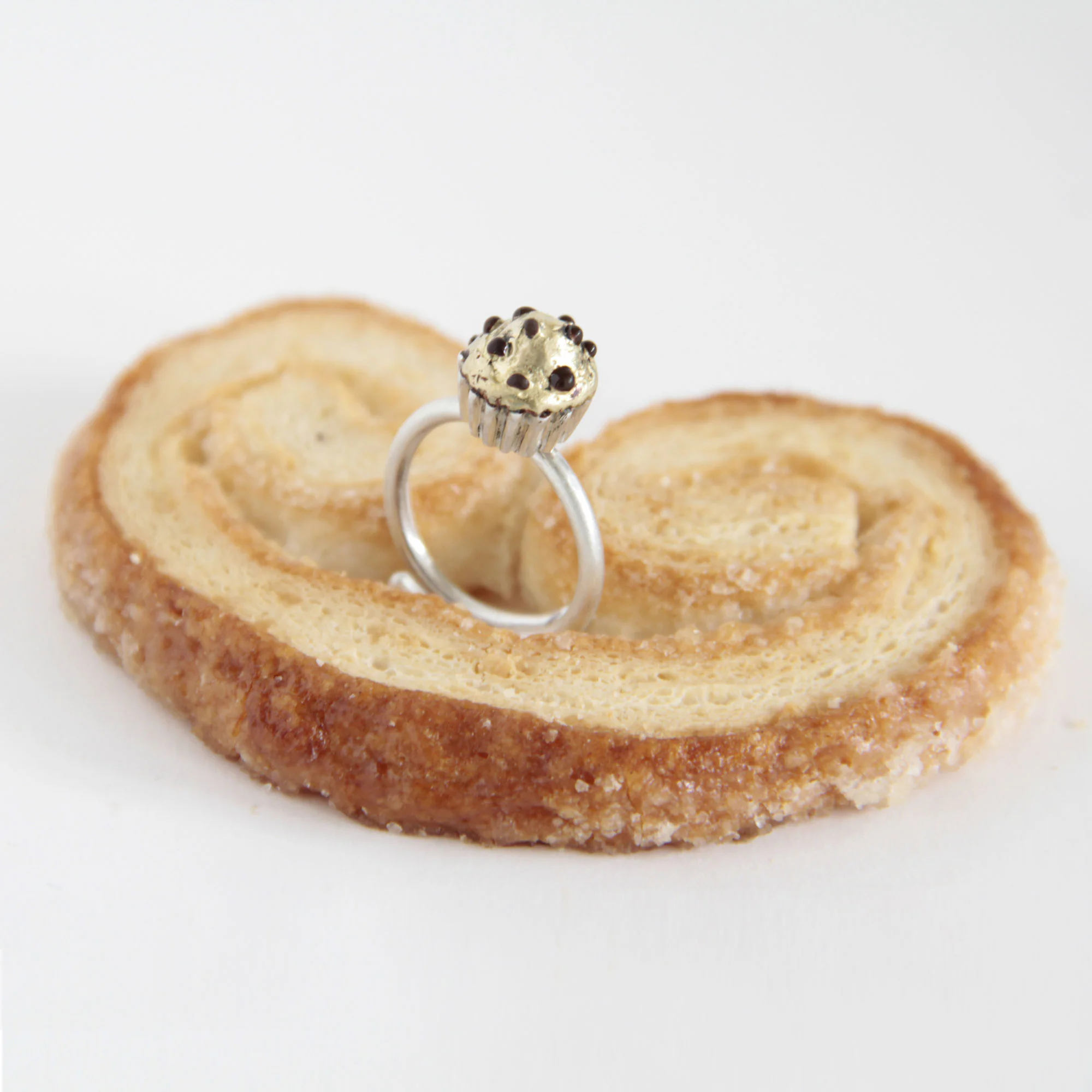 Silver Ring cupcake