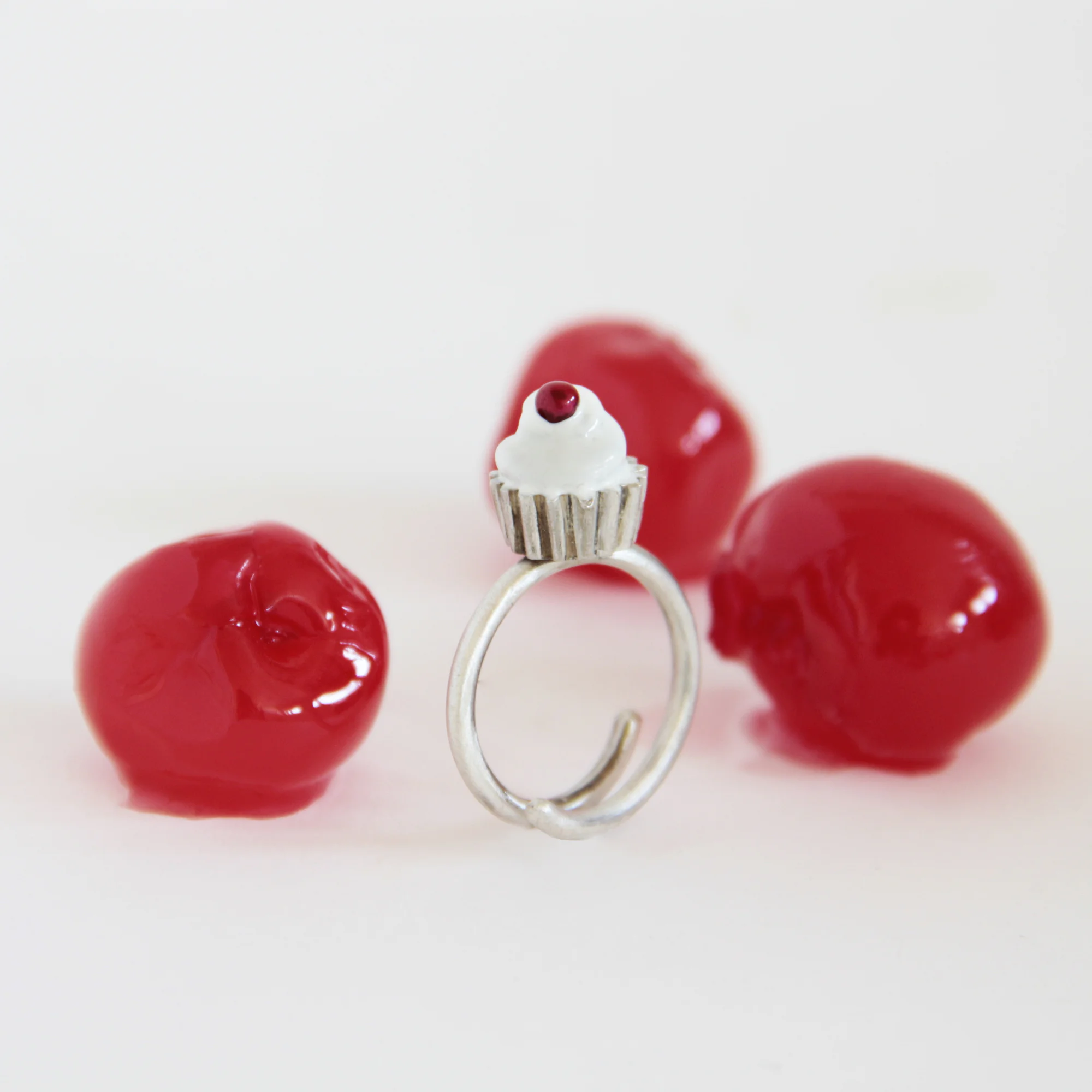 Silver ring Cupcake cherry