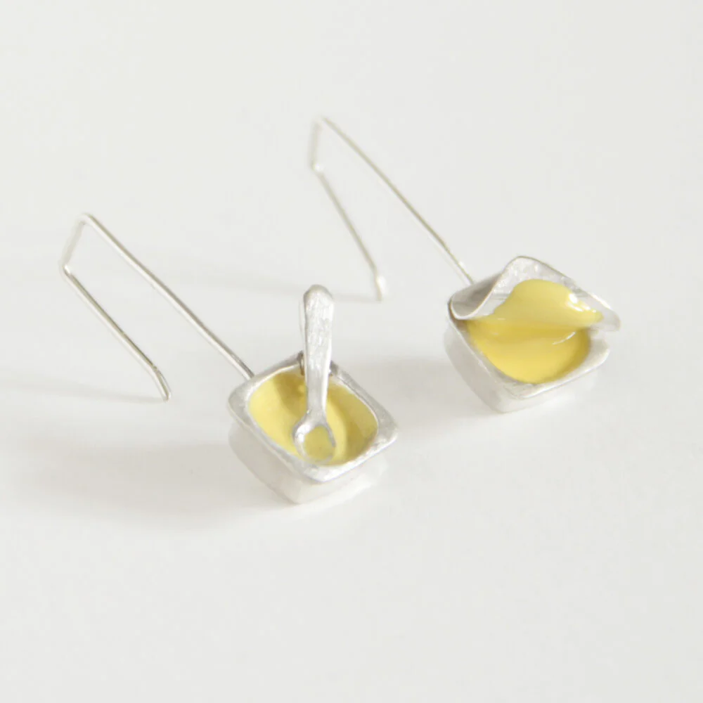 Pendientes de plata con forma de natillas