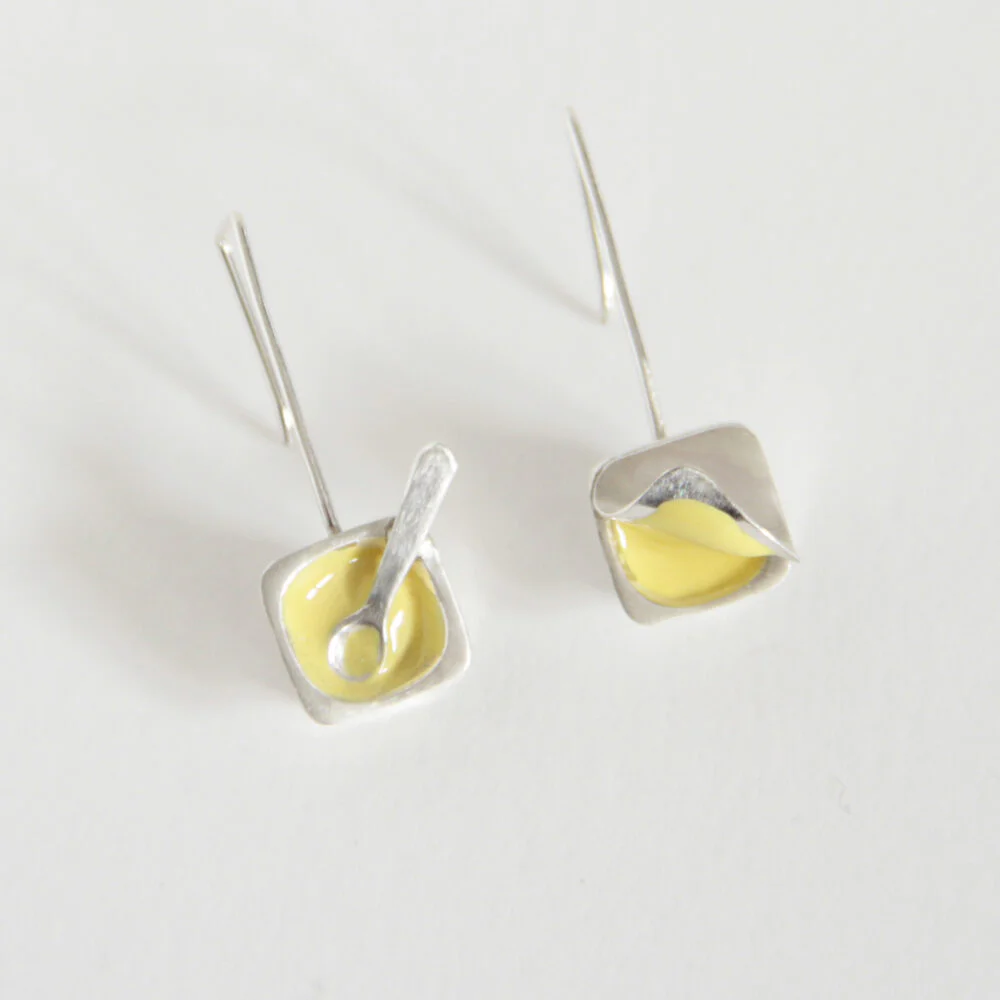 Pendientes de plata con forma de natillas