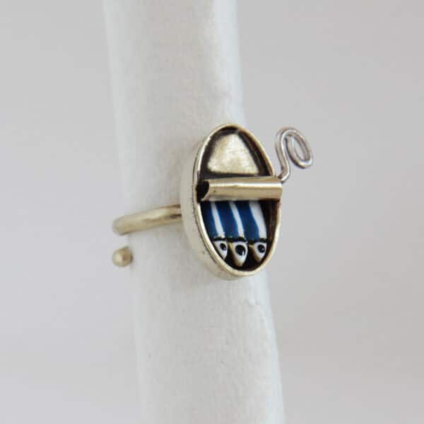 Anillo de latón Lata de Sardinas