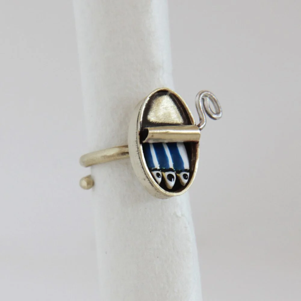 Anillo de latón Lata de Sardinas - Vacía La Nevera Anillo de latón Lata de Sardinas