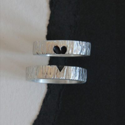Alianza-de-plata-corteza-de-arbol-corazon-2C
