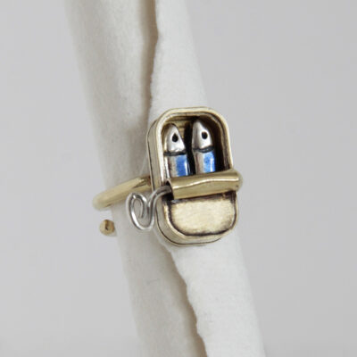 Anillo de latón y plata Lata pareja de sardinas