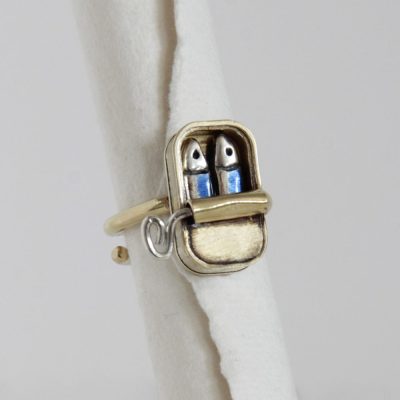 Anillo de latón y plata Lata pareja de sardinas