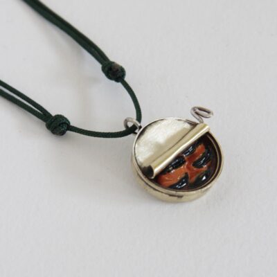 Colgante de latón Lata de Mejillones