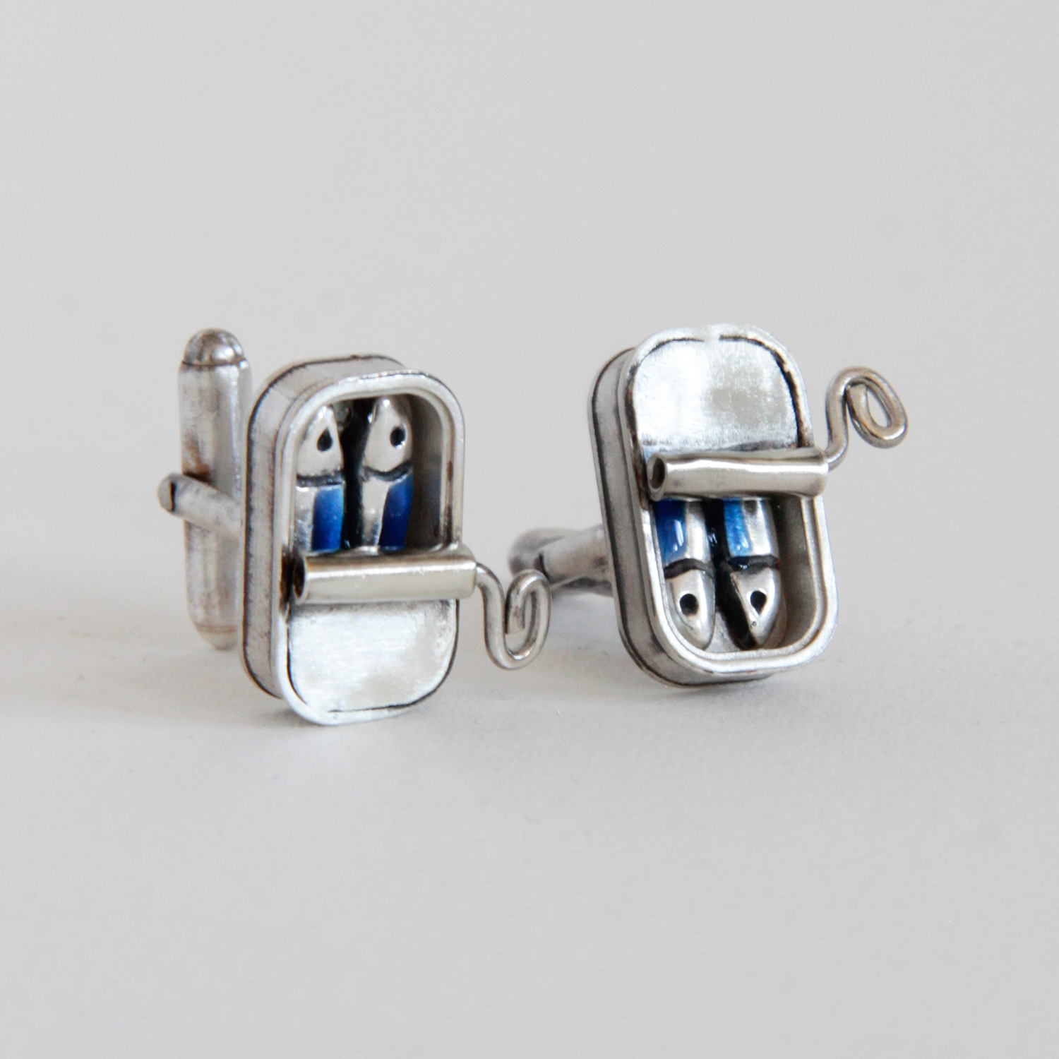 Gemelos de plata Lata de Sardinas - Vacía La Nevera Gemelos de plata Lata de Sardinas