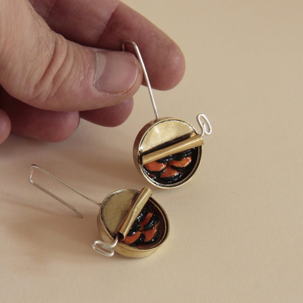 Pendientes de latón y plata Lata de Mejillones - Vacía La Nevera Pendientes de latón y plata Lata de Mejillones